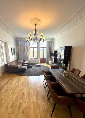 **Traumhafte City-Wohnung // 120qm // 4-Räume**